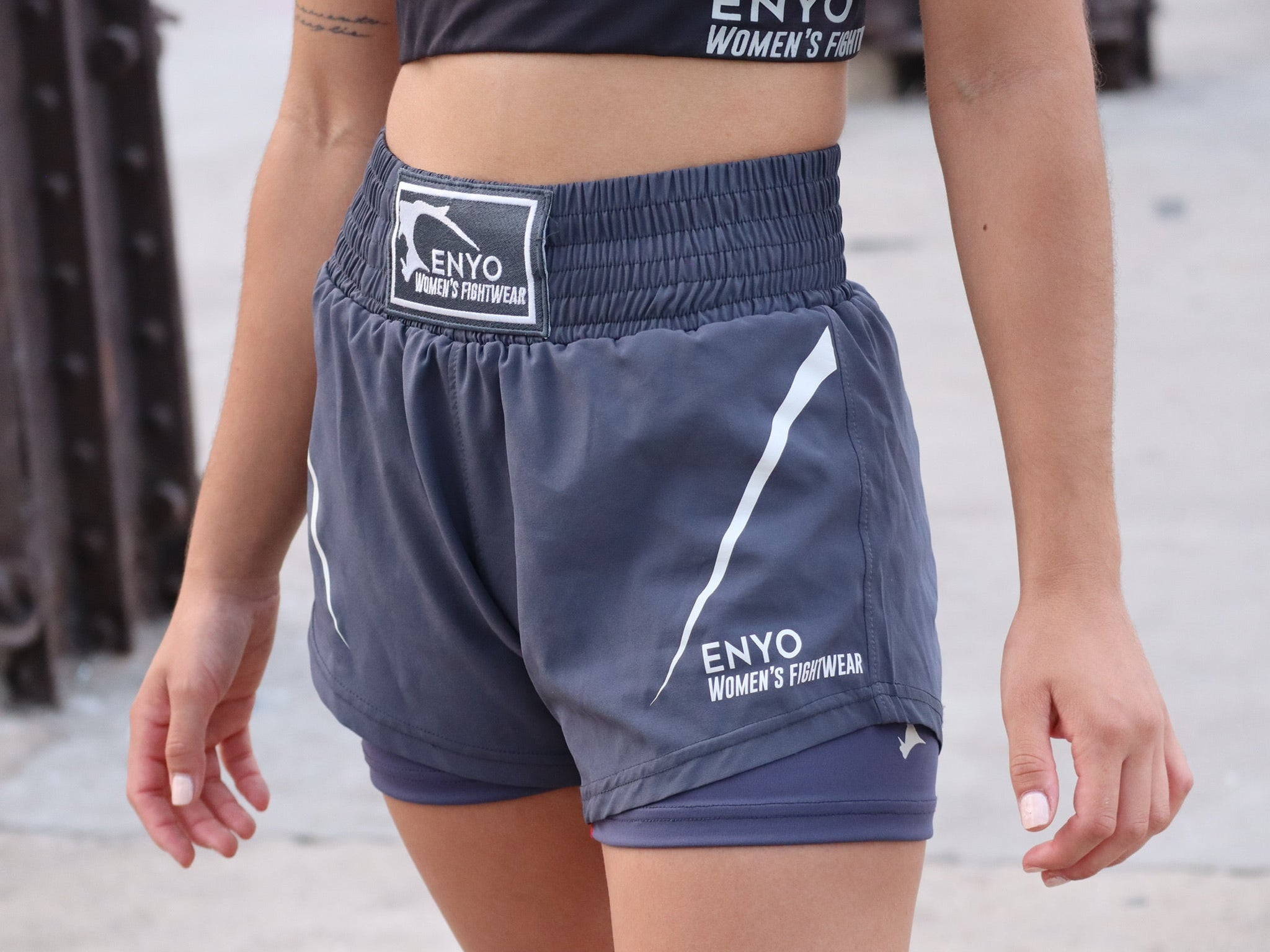 Short de boxe gris